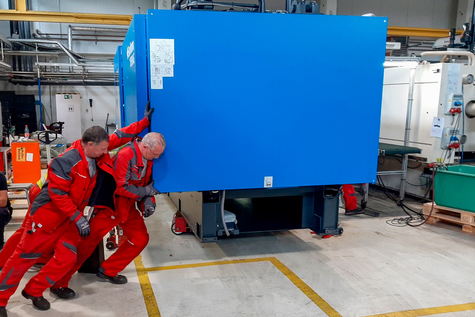 SCHOLPP ist Spezialist für Maschineneinbringungen und Maschinenausbringungen - mit Know-how und Spezialequipment