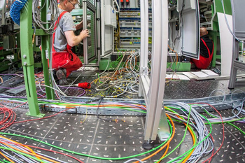 Arbeiten beim Marktführer - als Elektromonteur bei SCHOLPP