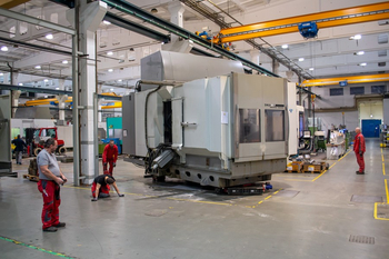 Industriedienstleister SCHOLPP ist Ihr Partner für Maschinenbewegungen - intern oder an einen anderen Standort - mit Knowhow und Spezialequipment