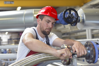 CREDOMONT realisiert Montageaufträge in allen Leistungstiefen der industriellen Produktion und erweitert das SCHOLPP-Portfolio gezielt um flexible Personal-, Montage- und Produktionsservices.